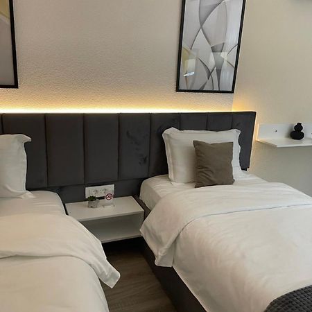 Apartment Prizreni-Free Private Parking Εξωτερικό φωτογραφία